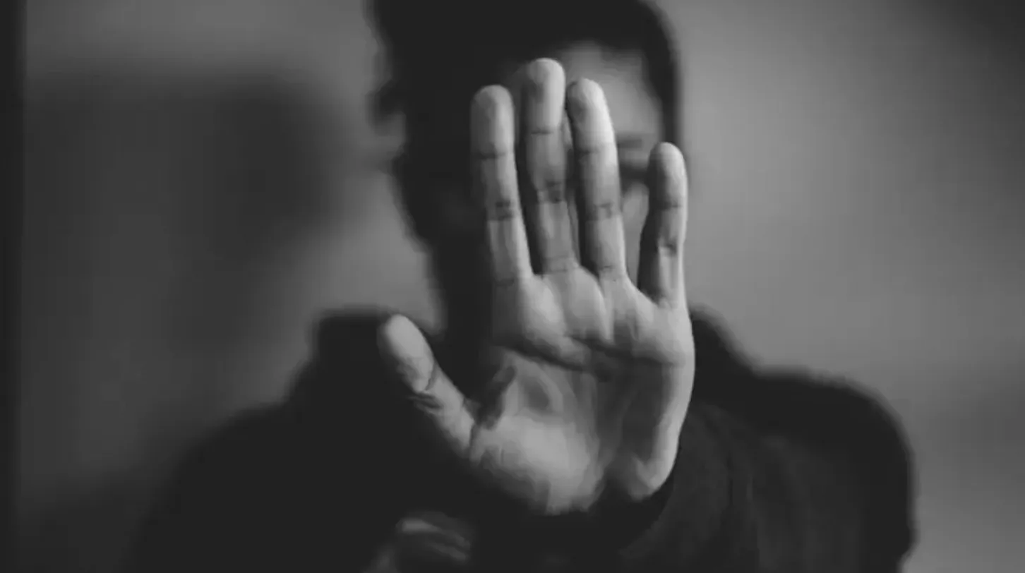 アイデンティティとは？意味や概念、形成過程を分かりやすく解説 - LIBERARY LAB